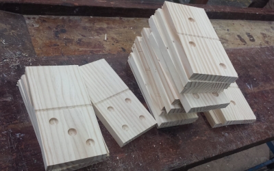 L'activitat ha acabat després de materialitzar les fitxes de dòmino del material noble | Arxiu